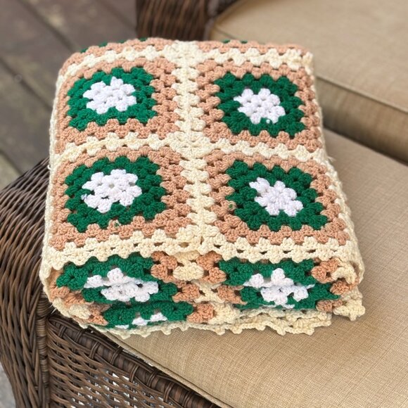 Vintage Granny Square Crochet Throw Blanket Green Beige Afghan Lap Sofa Blanket - Picture 2 of 8